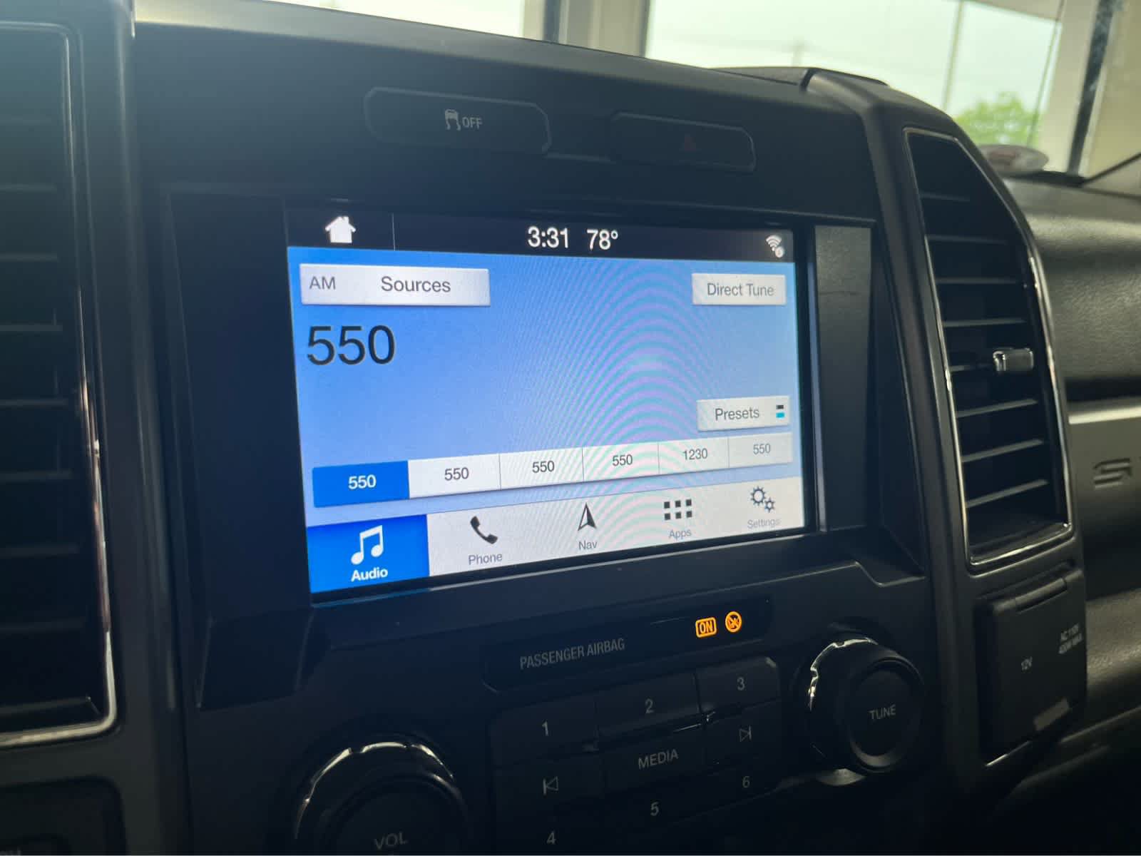 Certified 2019 Ford F250 XLT w/ XLT Value Package AWD/4WD image 40