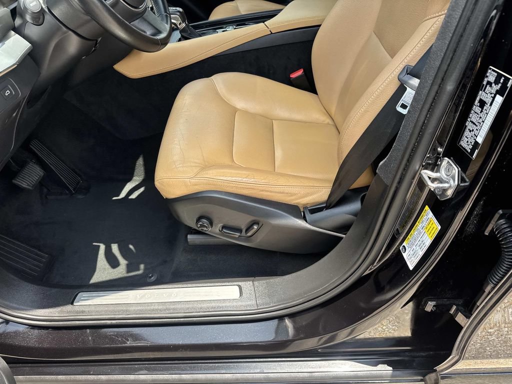 Used 2017 Volvo XC90 T6 Momentum w/ Vision Package AWD/4WD image 19