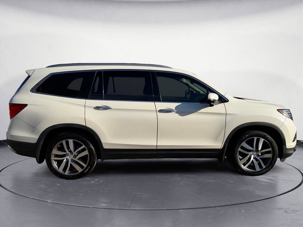 Used 2018 Honda Pilot Touring image 7