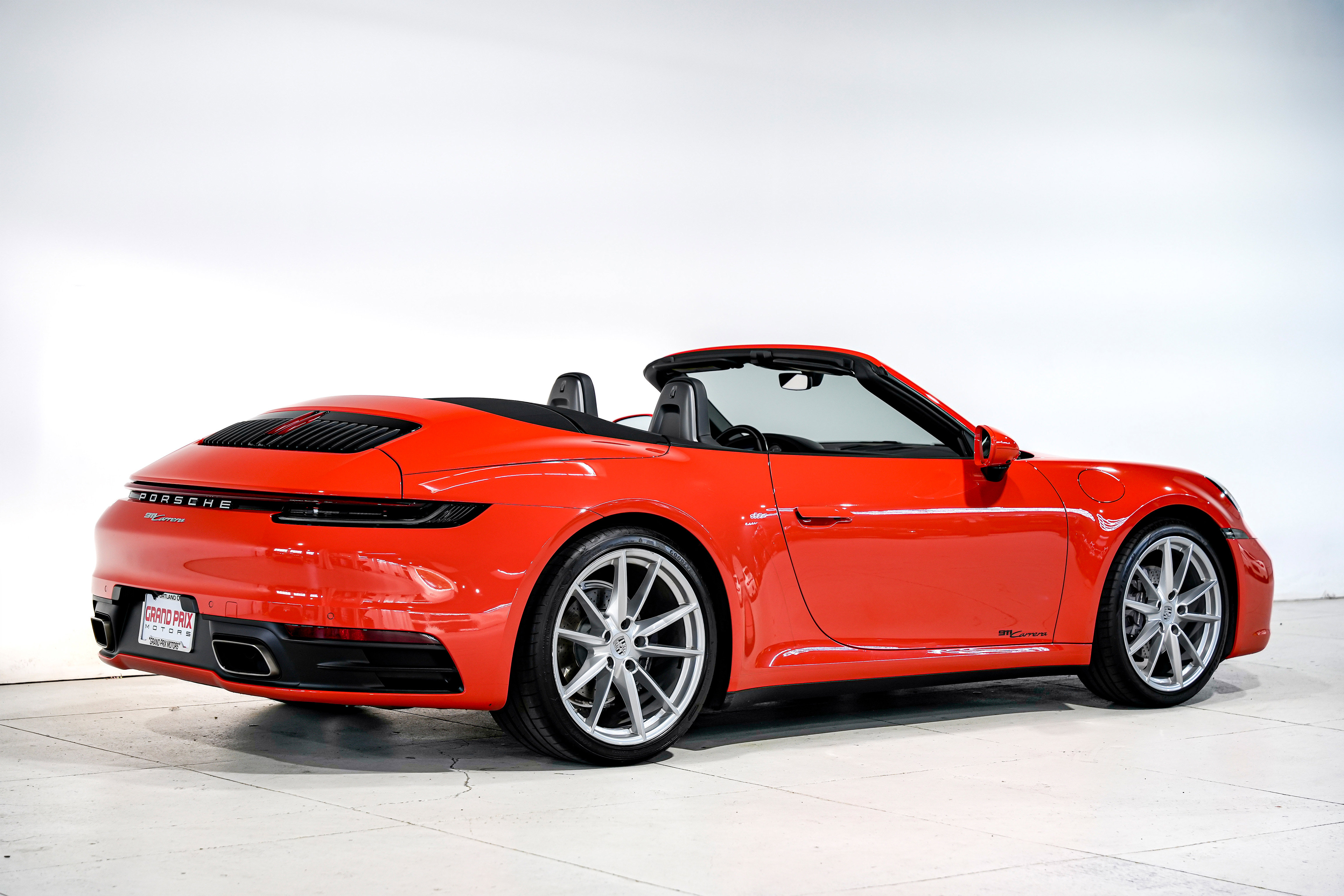 Used 2022 Porsche 911 Carrera image 3