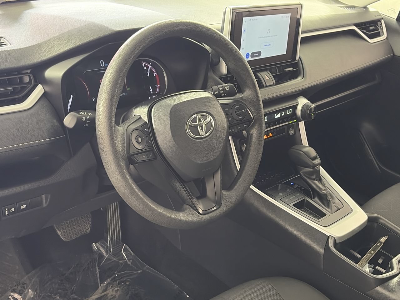 Used 2025 Toyota RAV4 XLE FWD image 11