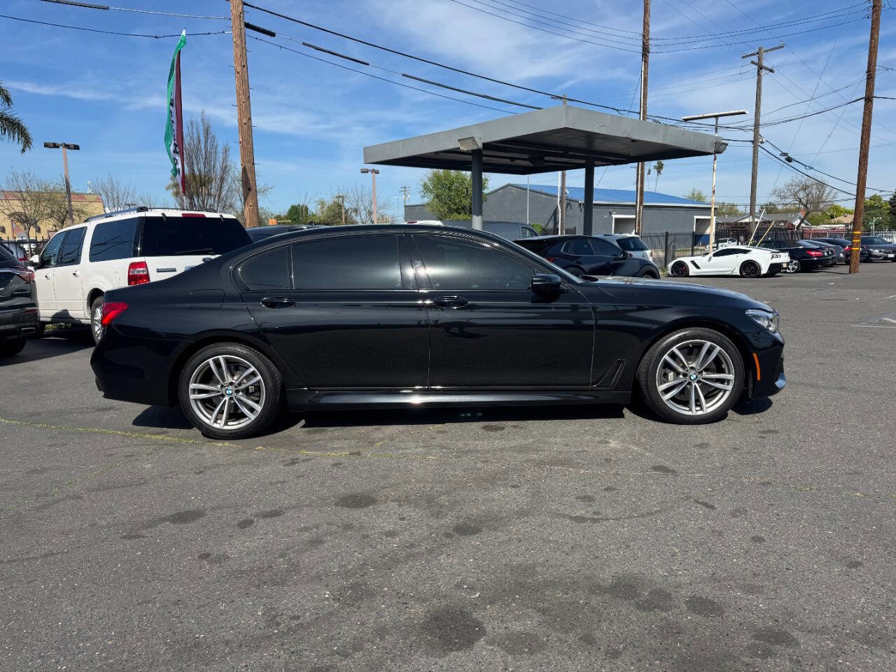 Used 2016 BMW 750i RWD image 8