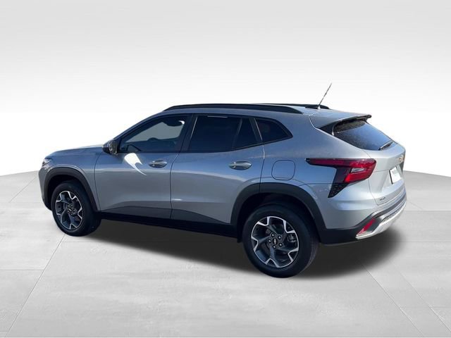 Certified 2025 Chevrolet Trax LT FWD image 4