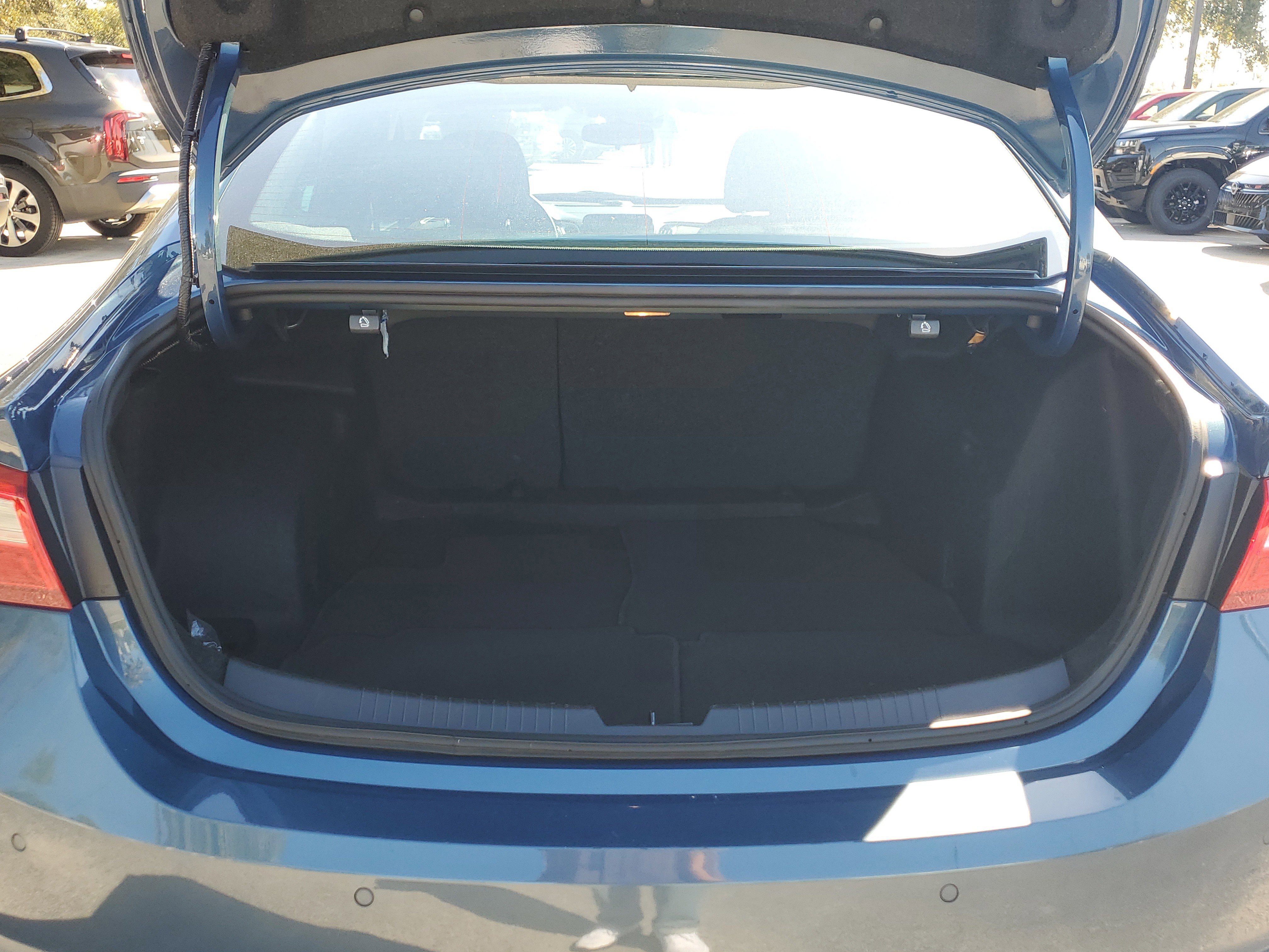 Used 2024 Chevrolet Malibu LT image 10