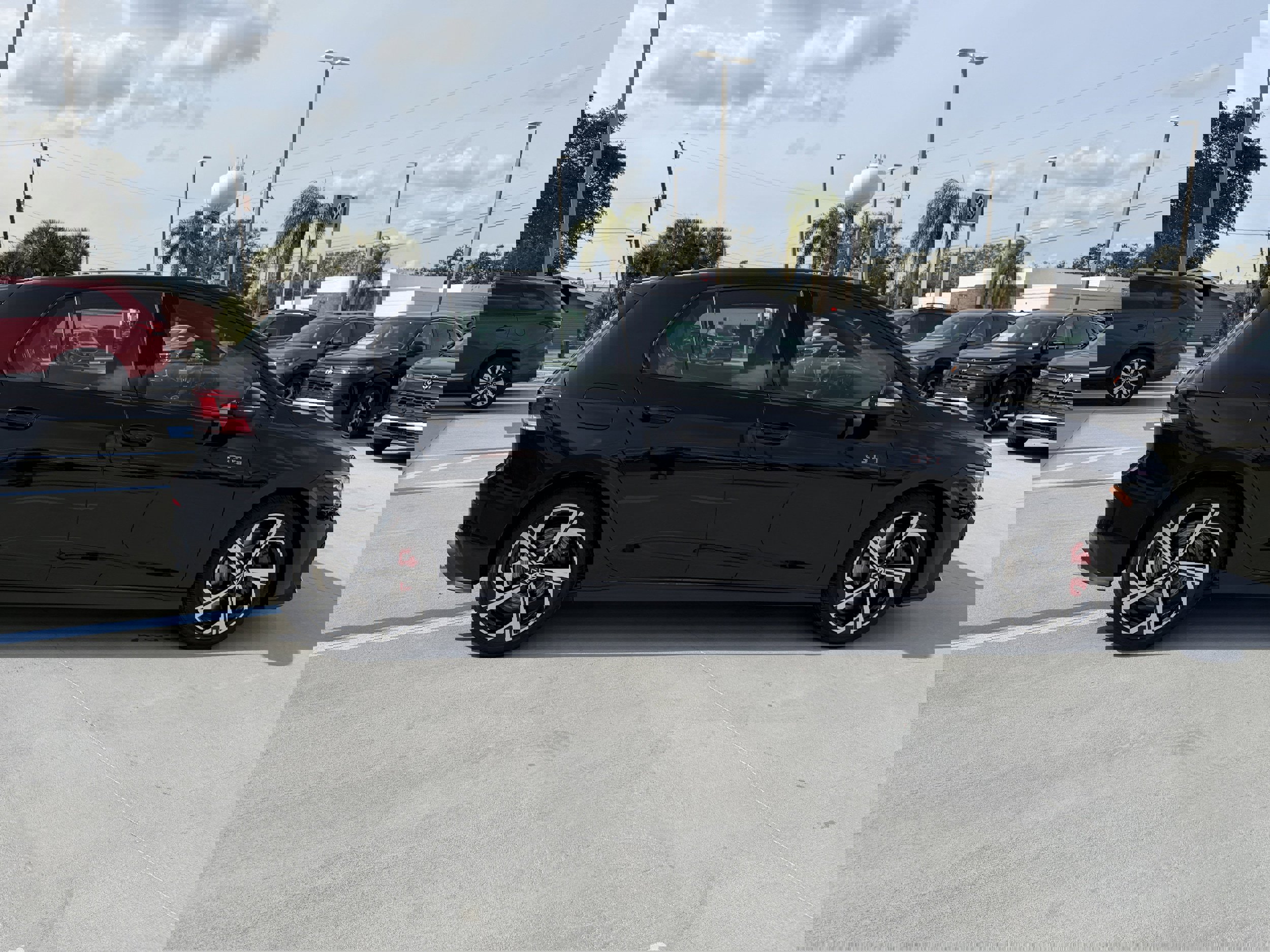 New 2026 Volkswagen GTI SE image 2