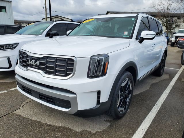 Used 2023 Kia Telluride S w/ S Sunroof Package image 2