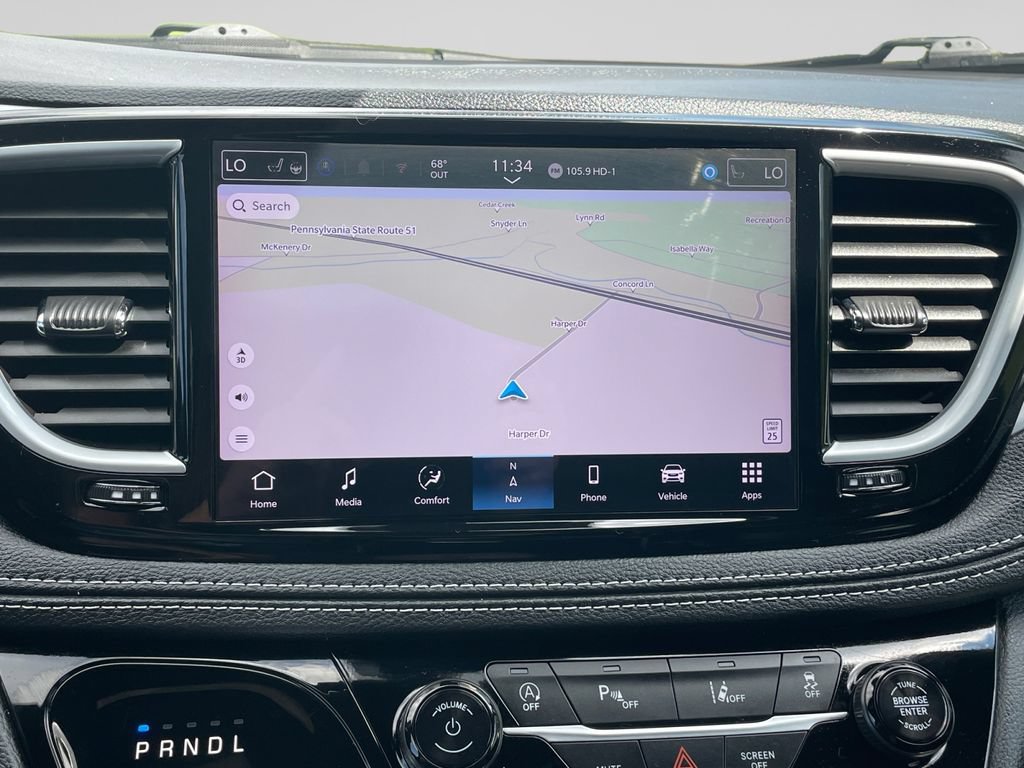 Used 2025 Chrysler Pacifica Limited FWD image 29