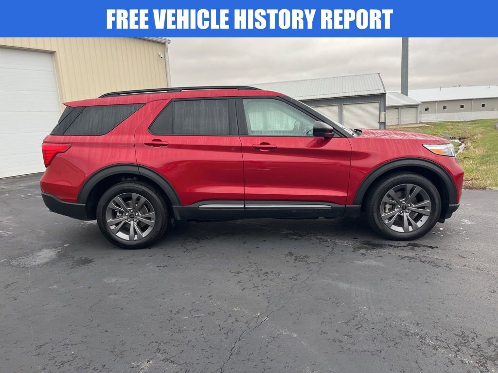 Used 2023 Ford Explorer XLT w/ Equipment Group 202A image 3