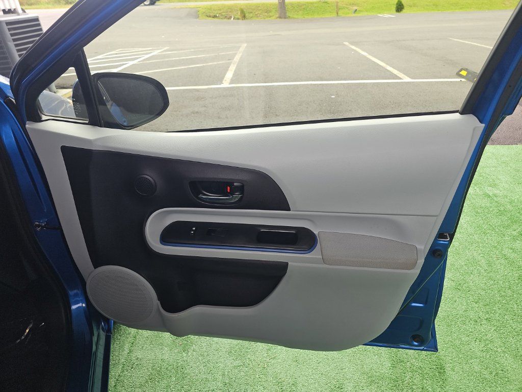 Used 2012 Toyota Prius C Three FWD image 39