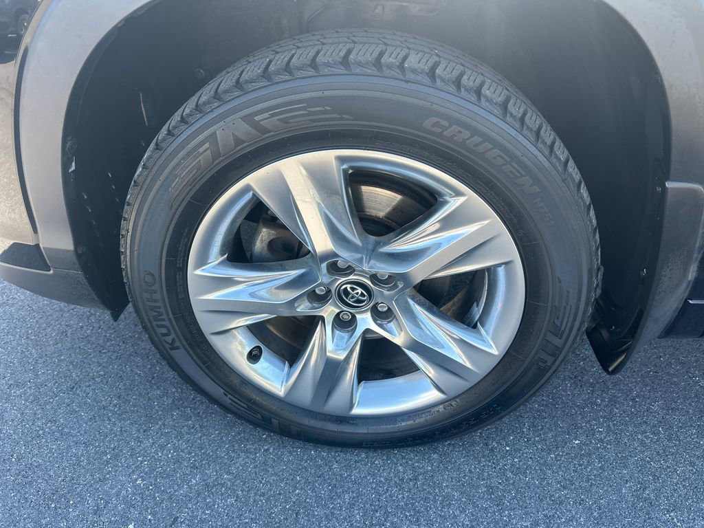 Used 2019 Toyota Highlander Limited AWD/4WD image 12