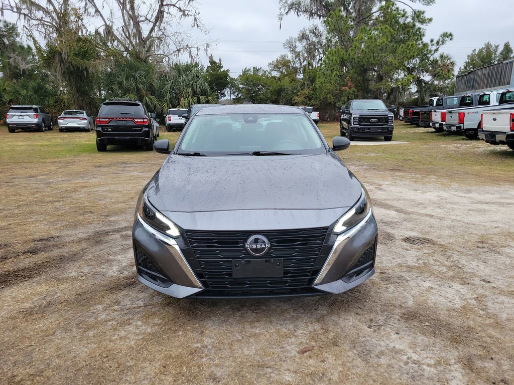 Used 2024 Nissan Altima 2.5 SV image 5