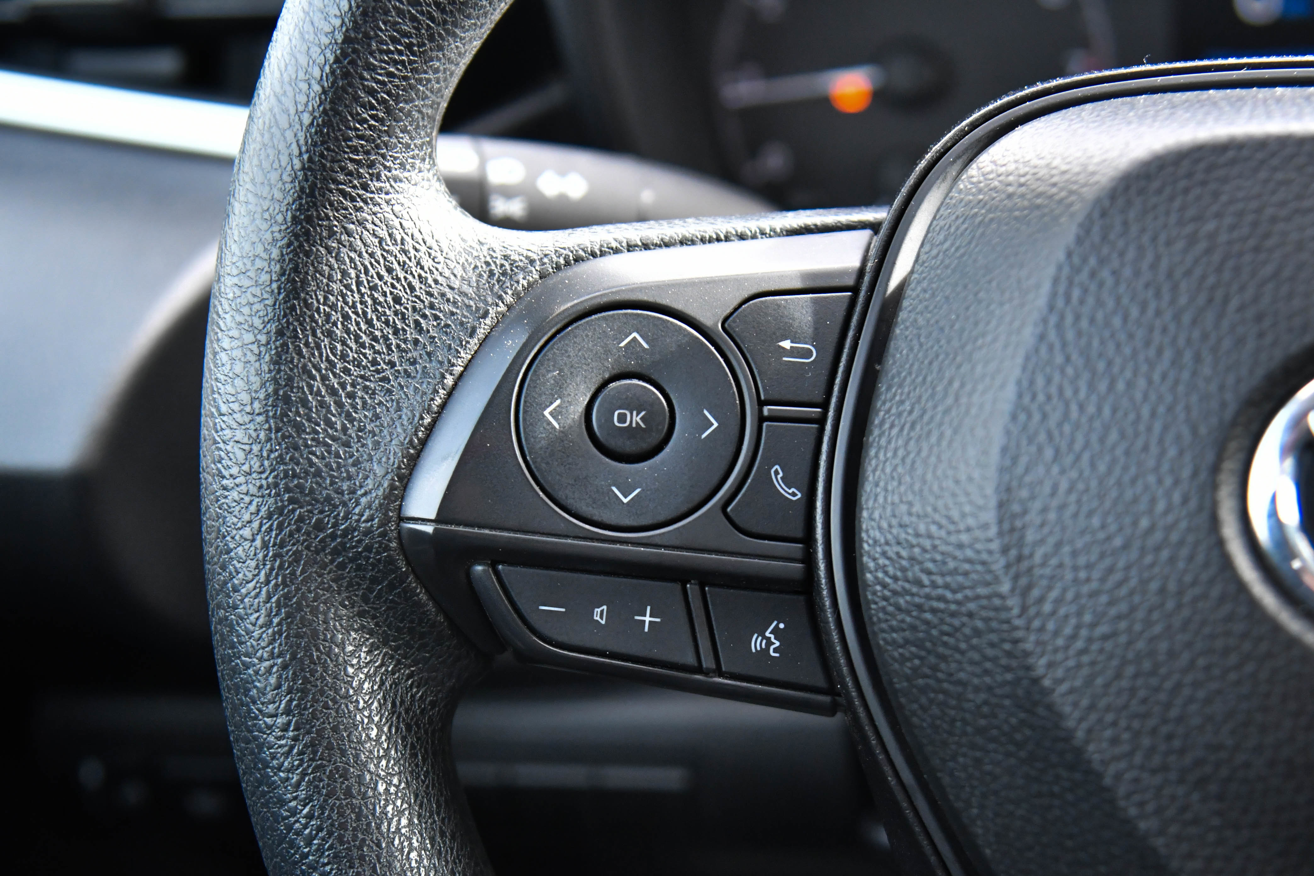 Used 2025 Toyota Corolla LE image 30