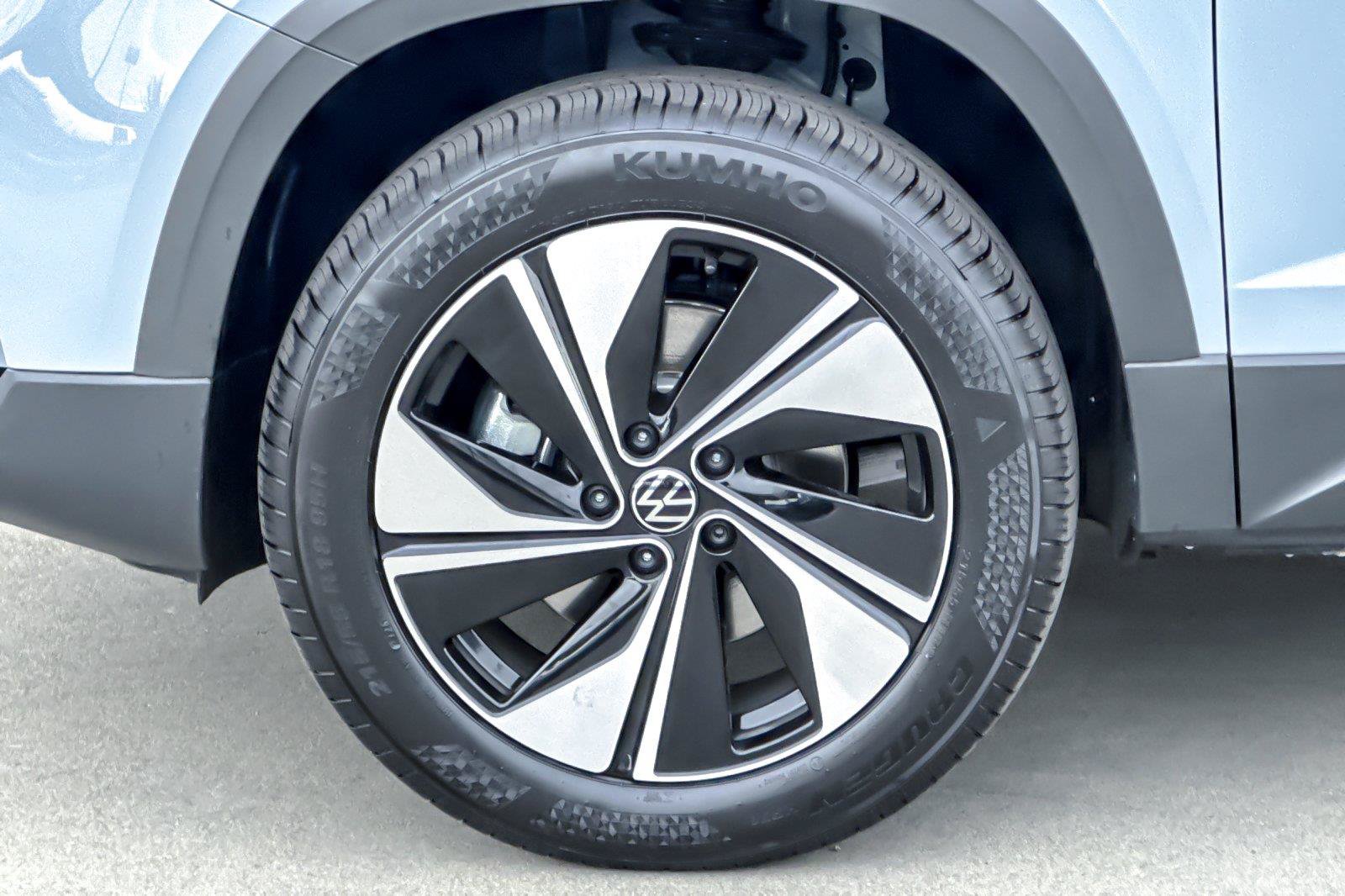 New 2026 Volkswagen Taos SE AWD/4WD image 24