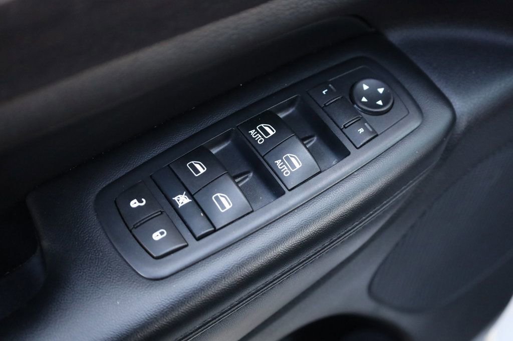 Used 2016 Jeep Grand Cherokee Laredo w/ Quick Order Package 23E image 34