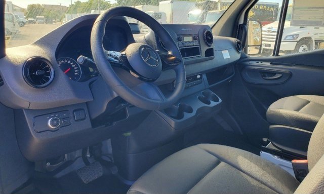 Used 2025 Mercedes-Benz Sprinter 2500 image 9