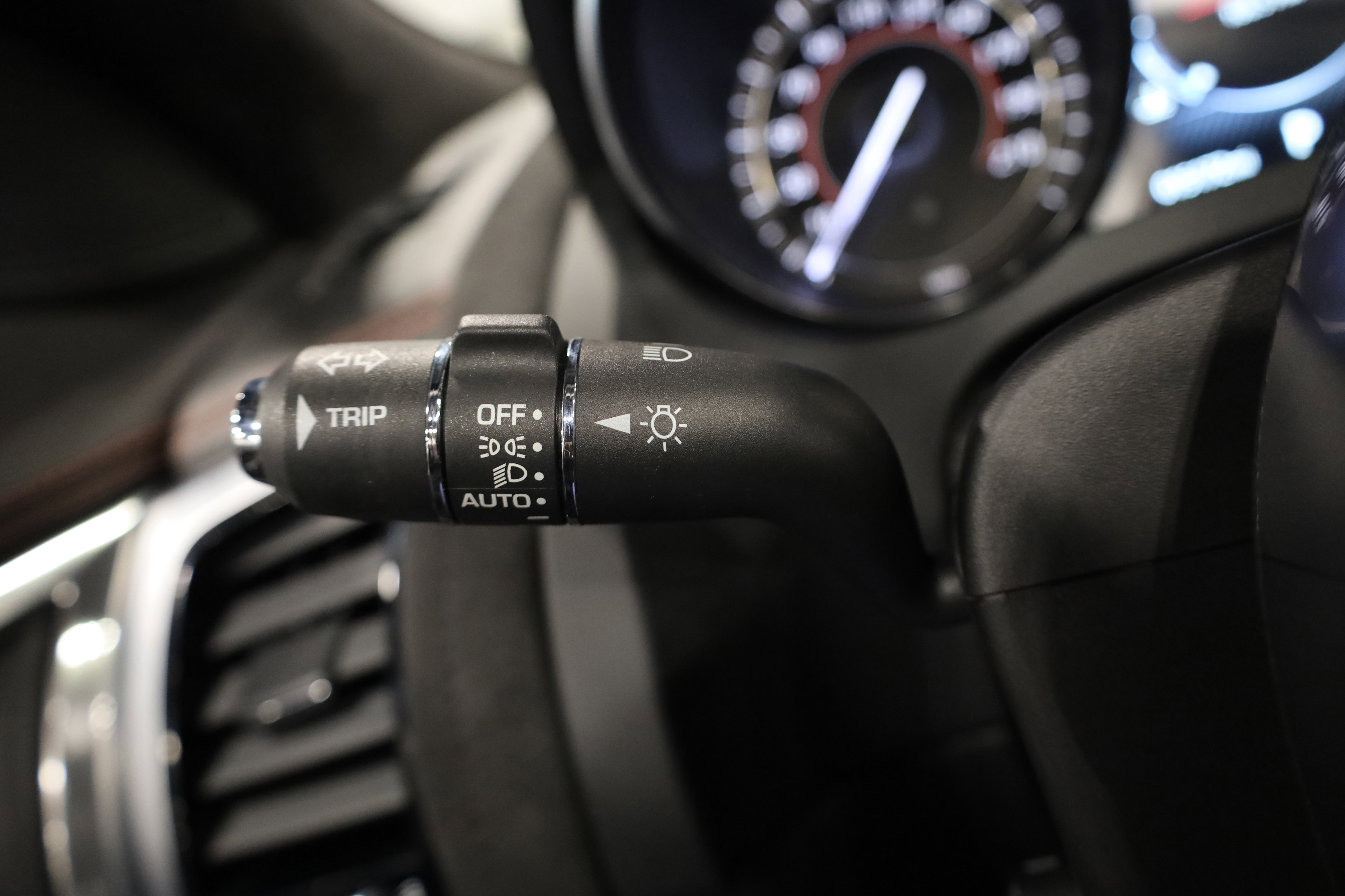 Used 2020 Jaguar F-TYPE SVR image 22