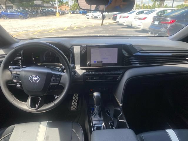 Used 2025 Toyota Camry SE FWD image 9