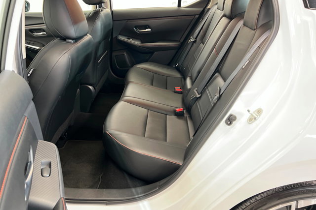 Used 2025 Nissan Sentra SR w/ SR Premium Package image 21