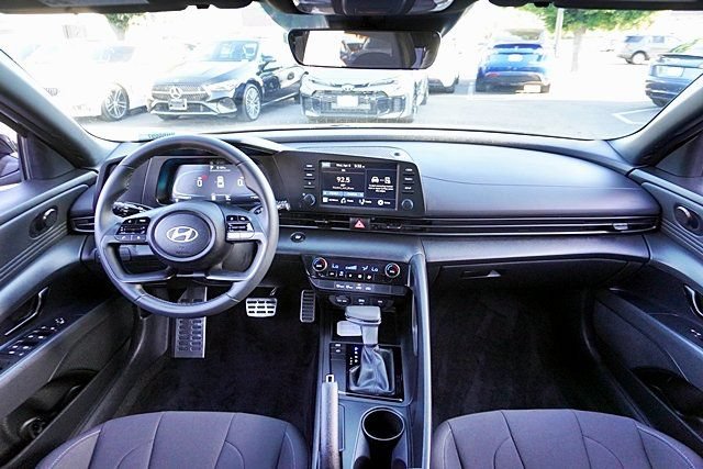 Certified 2026 Hyundai Elantra Sport FWD image 17