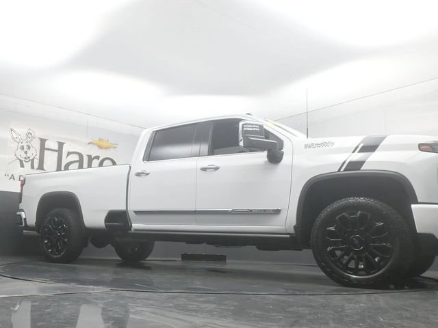 Used 2025 Chevrolet Silverado 2500 High Country w/ High Country Premium Package AWD/4WD image 2