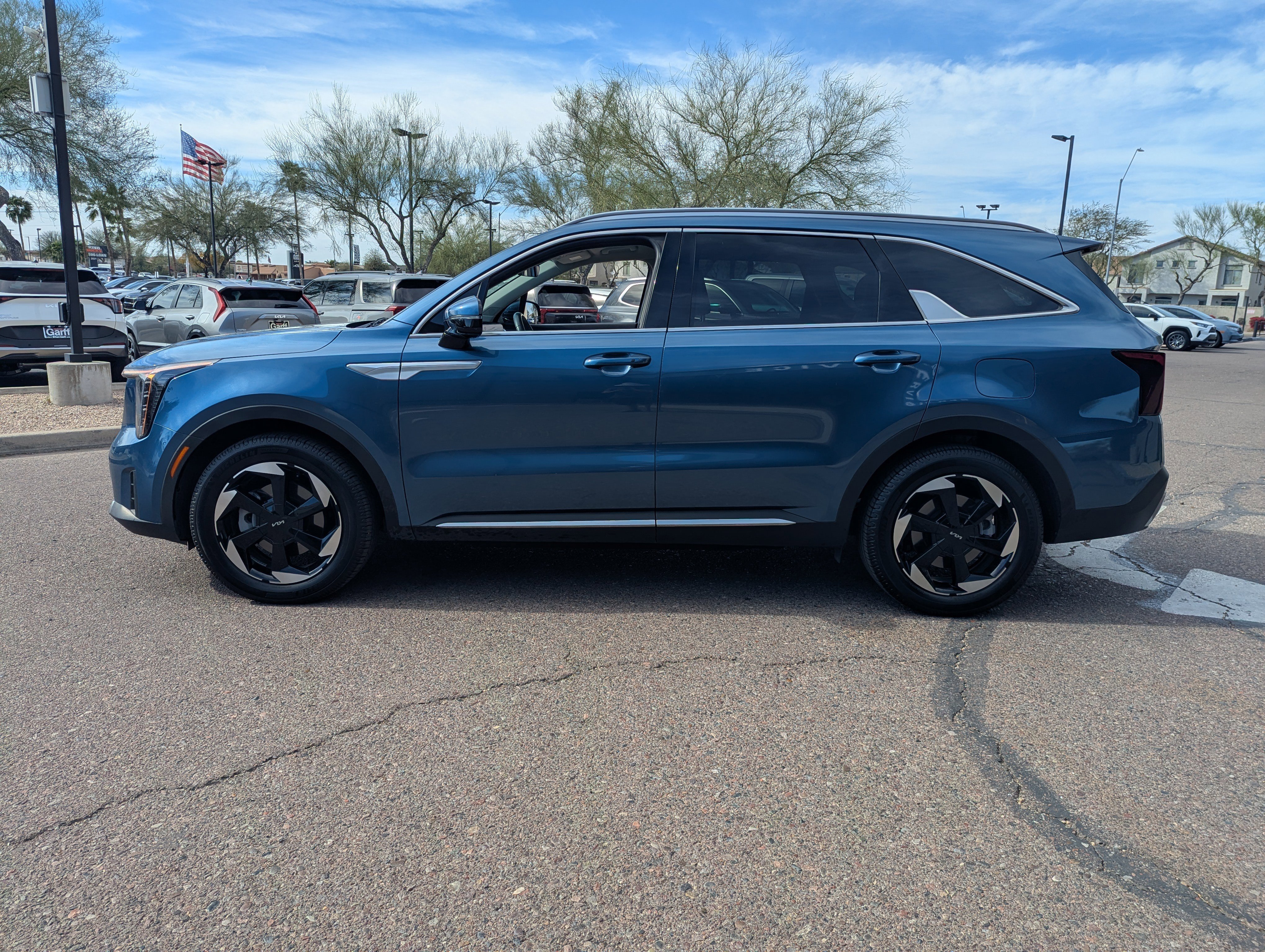 Certified 2025 Kia Sorento EX image 5