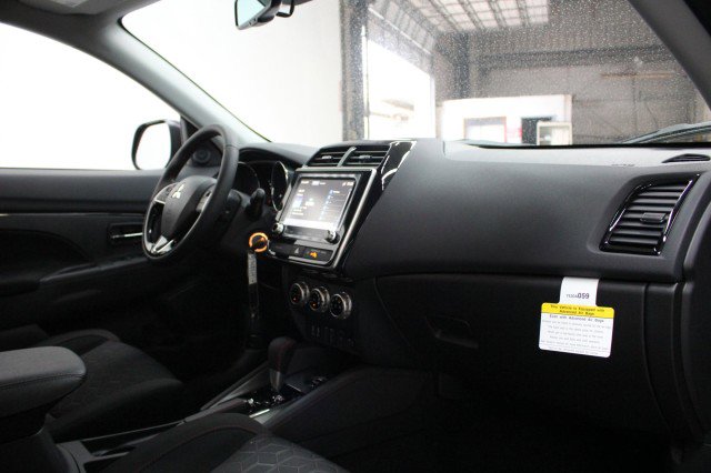 New 2026 Mitsubishi Outlander Sport LE AWD/4WD image 17