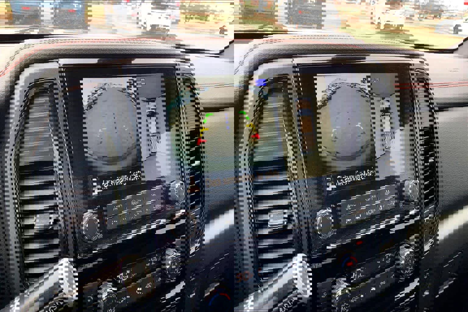 Used 2020 Nissan Titan PRO-4X w/ Pro-4x Convenience Package image 27