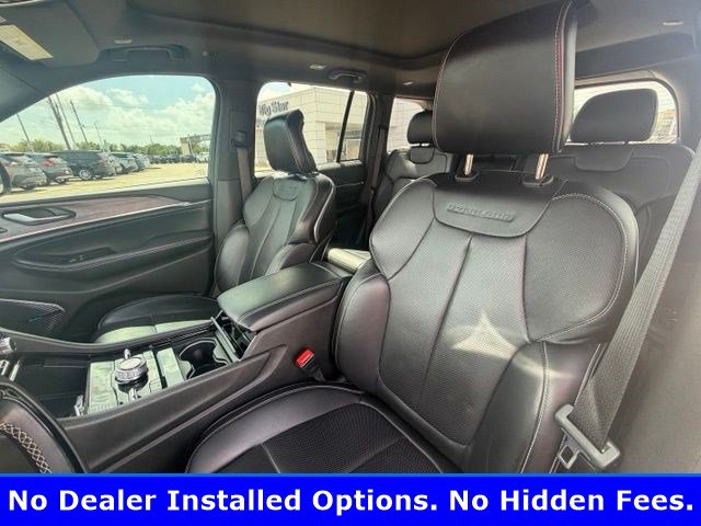 Used 2023 Jeep Grand Cherokee Overland w/ Advanced Protech Group III AWD/4WD image 8