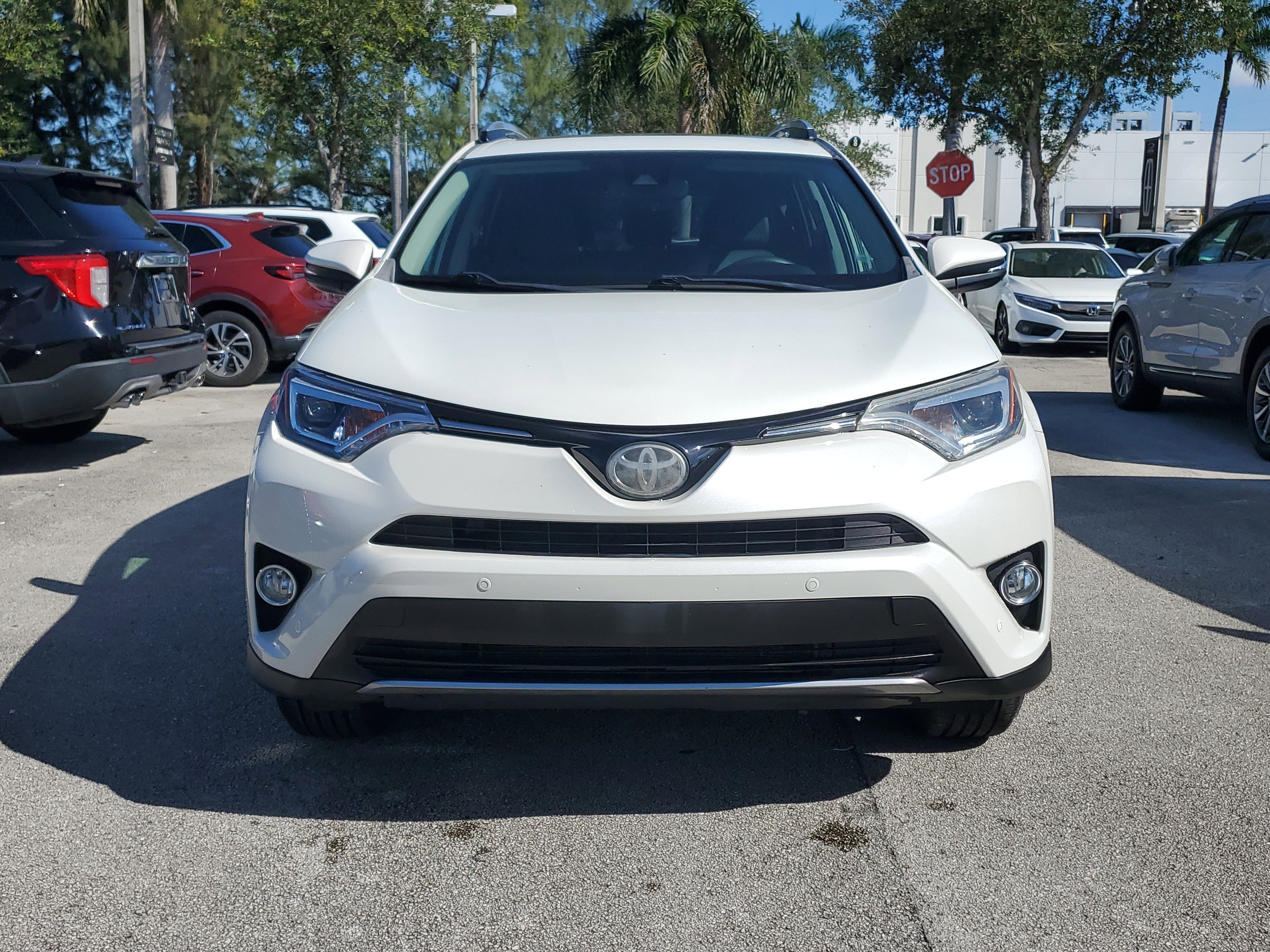 Used 2017 Toyota RAV4 Limited image 2