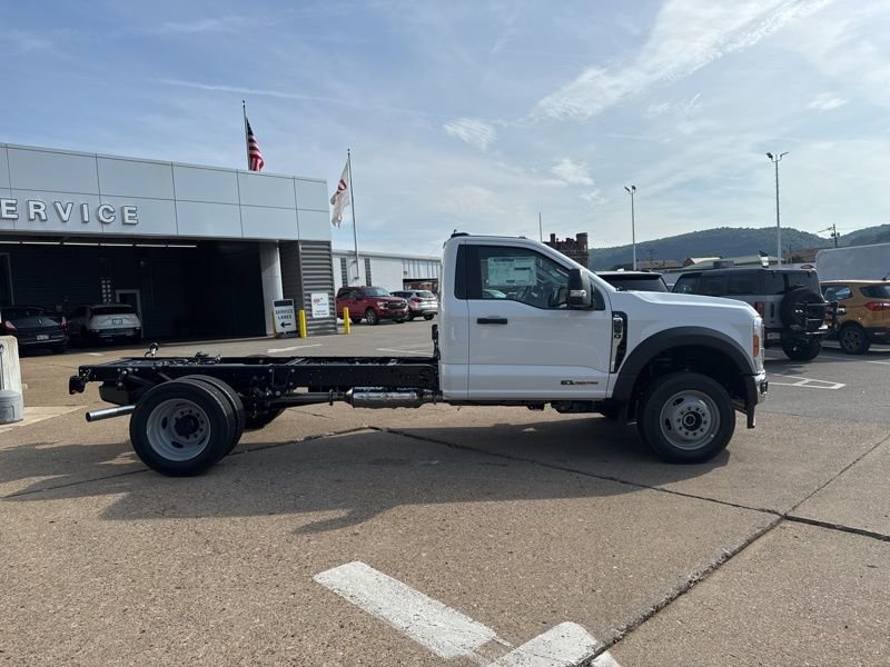 New 2025 Ford F550 4x4 Regular Cab Super Duty image 6