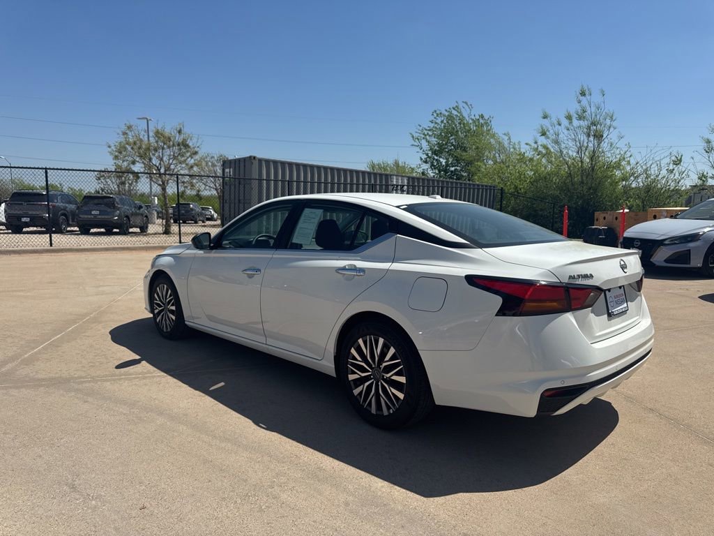 Certified 2025 Nissan Altima 2.5 SV image 3