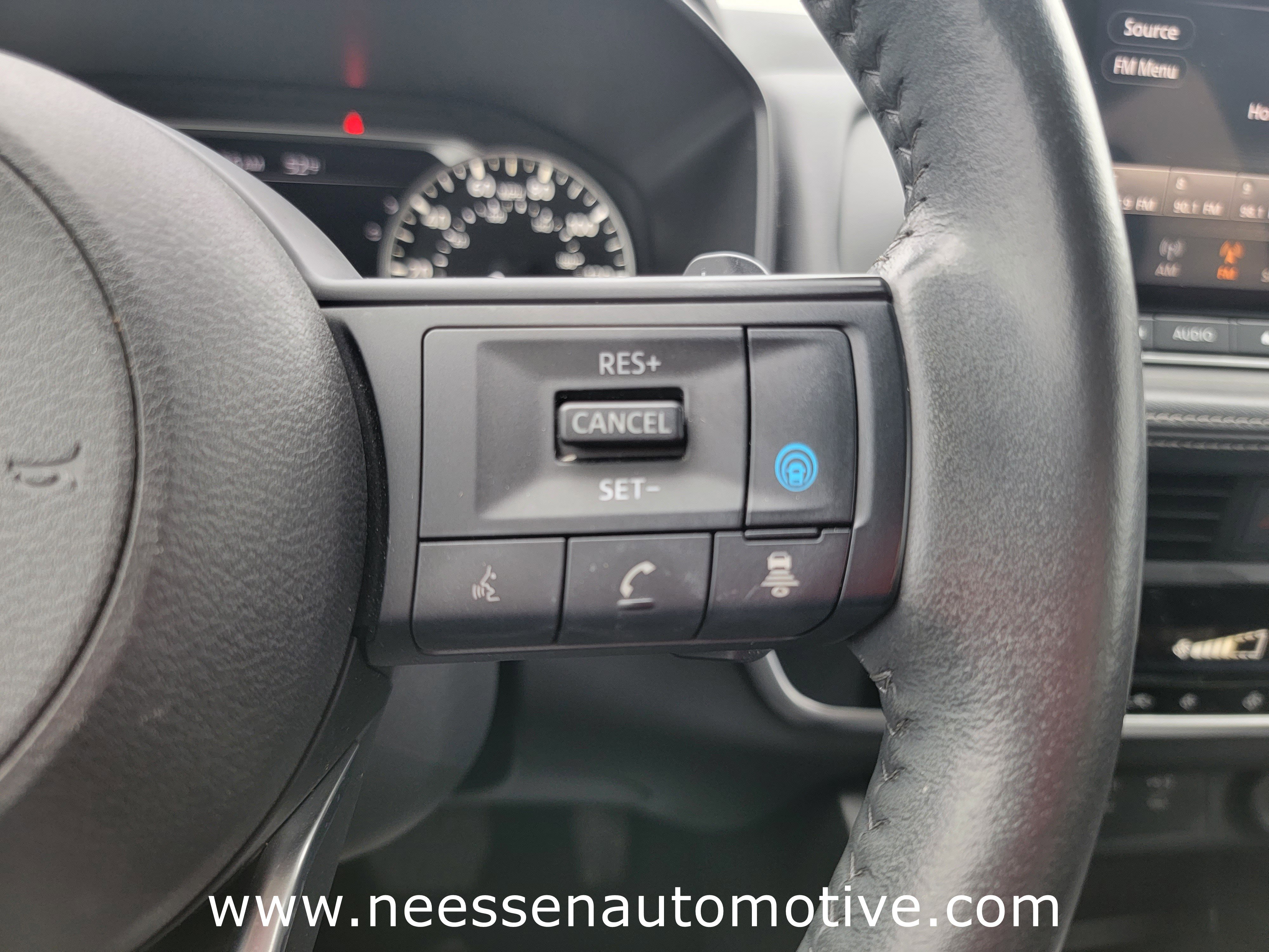 Used 2024 Nissan Rogue SV w/ SV Premium Package image 20