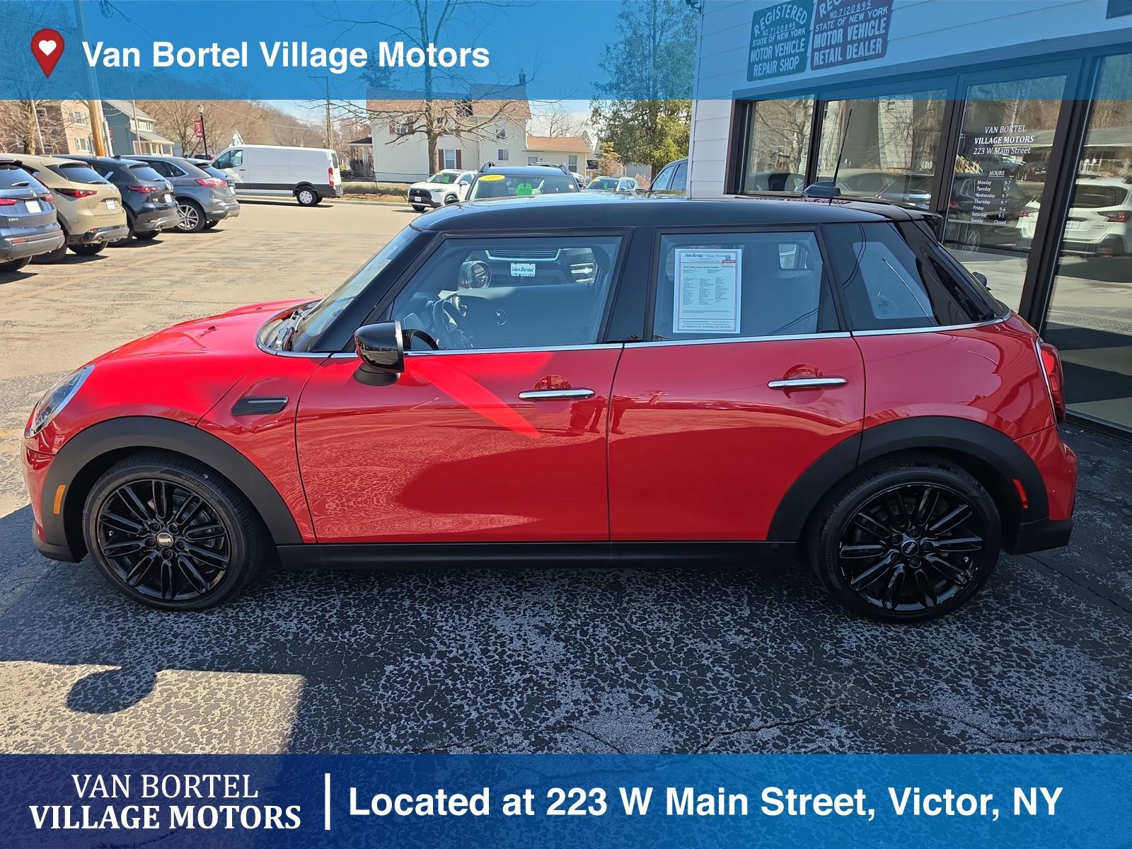Used 2022 MINI Cooper 4-Door Hardtop FWD image 8