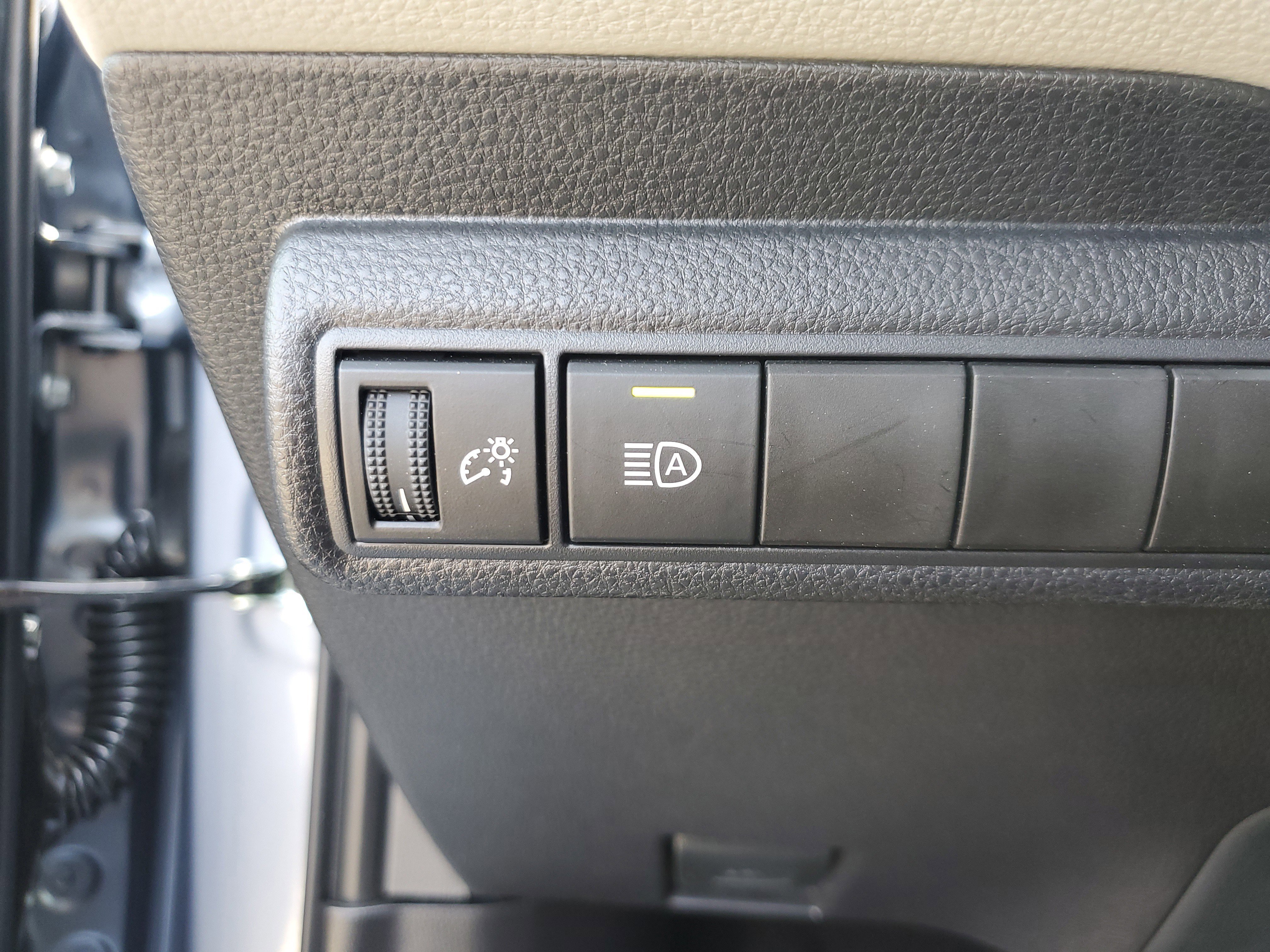 Used 2025 Toyota Corolla LE FWD image 28