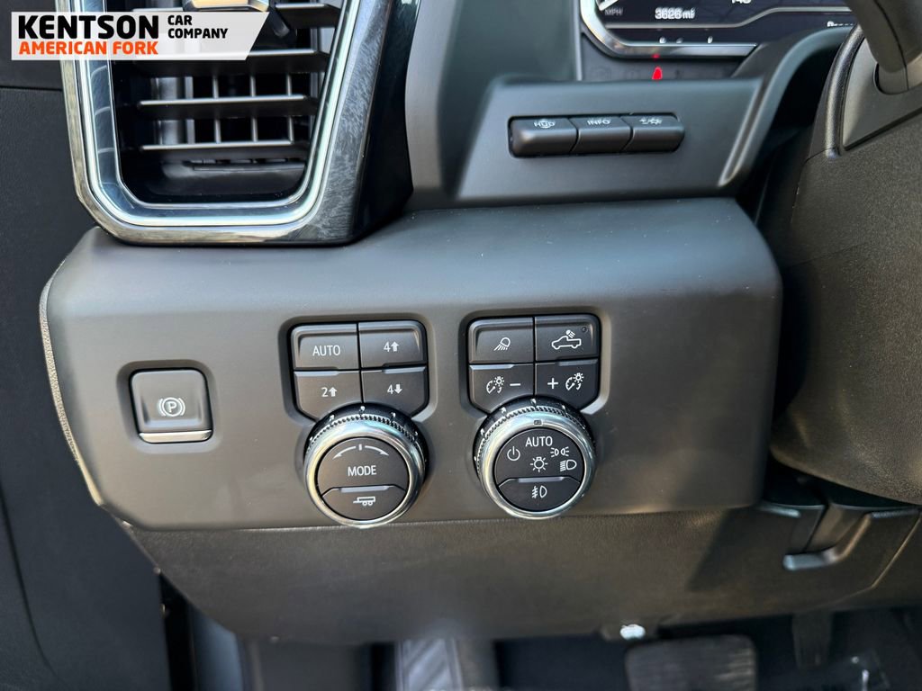 Used 2025 GMC Sierra 3500 Denali image 17