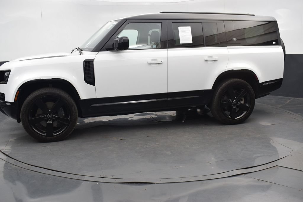 Used 2023 Land Rover Defender 130 X-Dynamic SE AWD/4WD image 2