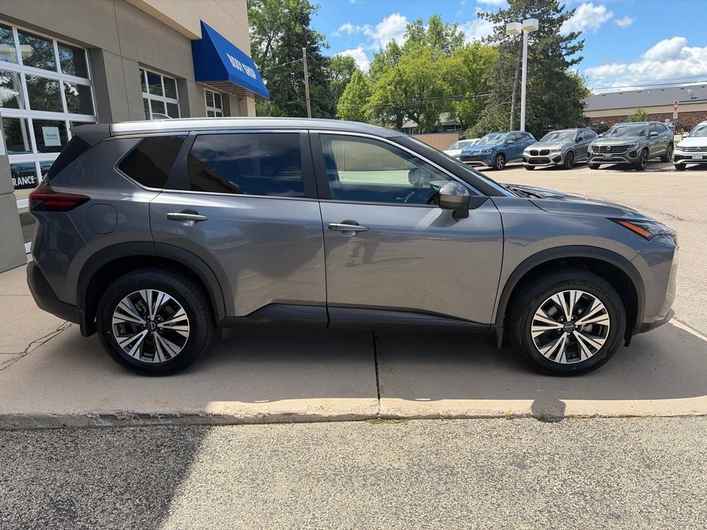 Used 2023 Nissan Rogue SV AWD/4WD image 9
