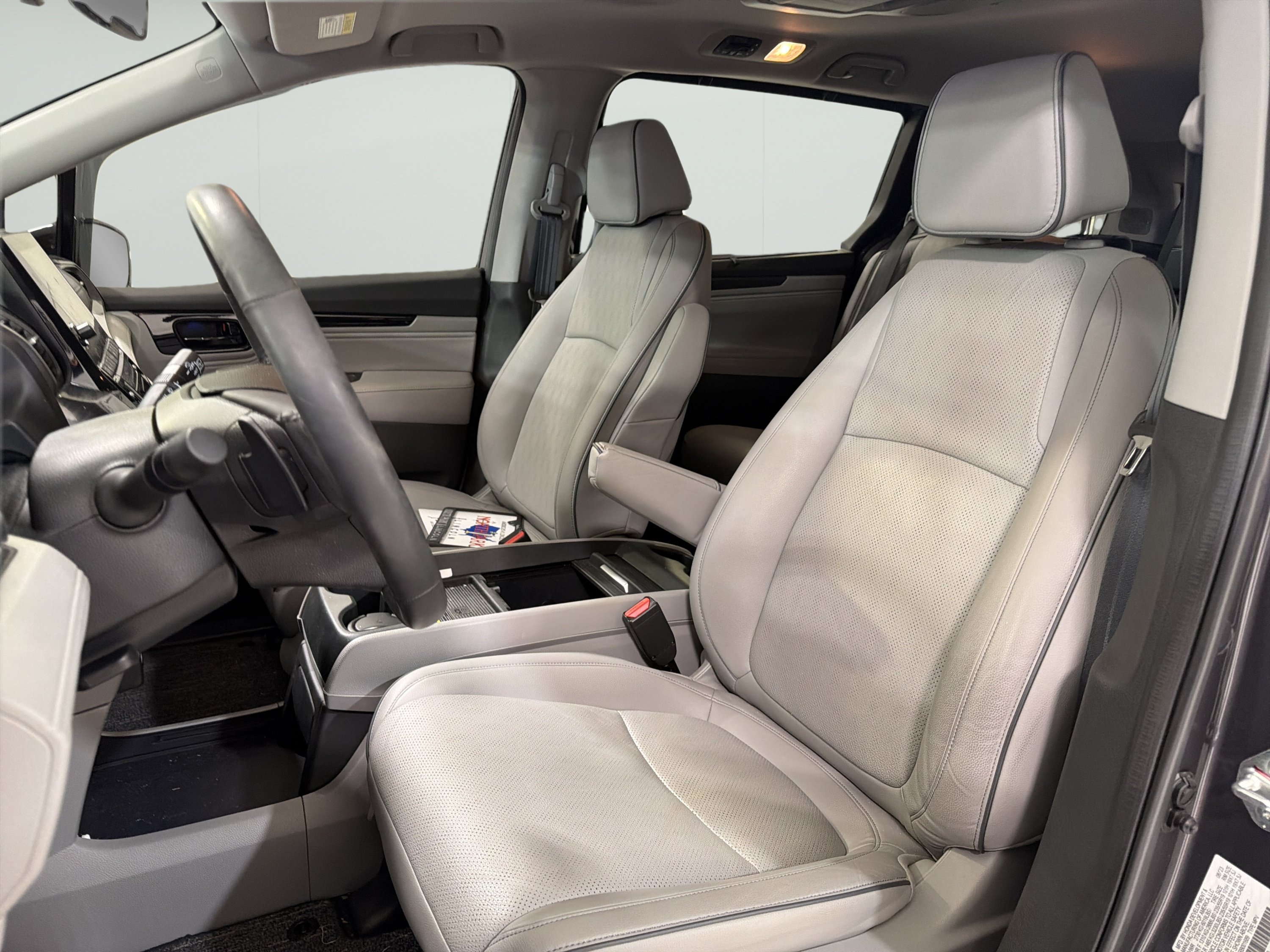 Used 2024 Honda Odyssey Elite image 9
