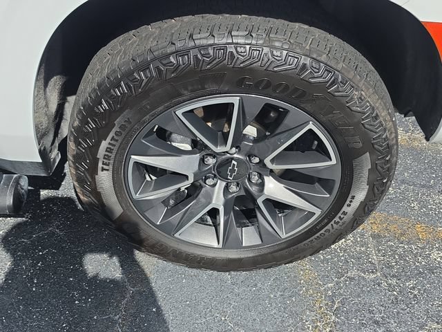Used 2022 Chevrolet Tahoe Z71 w/ Luxury Package AWD/4WD image 7
