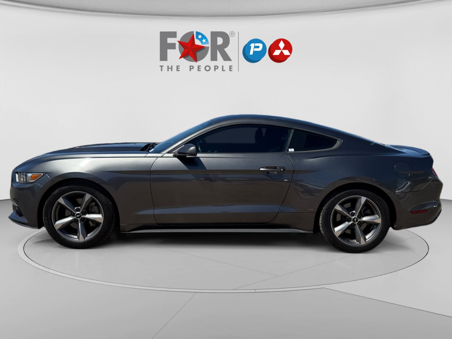Used 2017 Ford Mustang Coupe RWD image 2