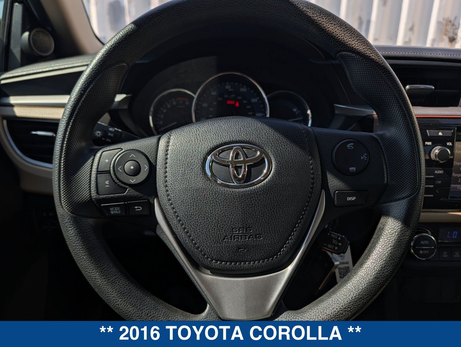 Used 2016 Toyota Corolla LE FWD image 26