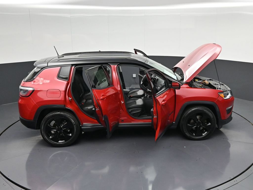 Used 2019 Jeep Compass Latitude FWD image 40