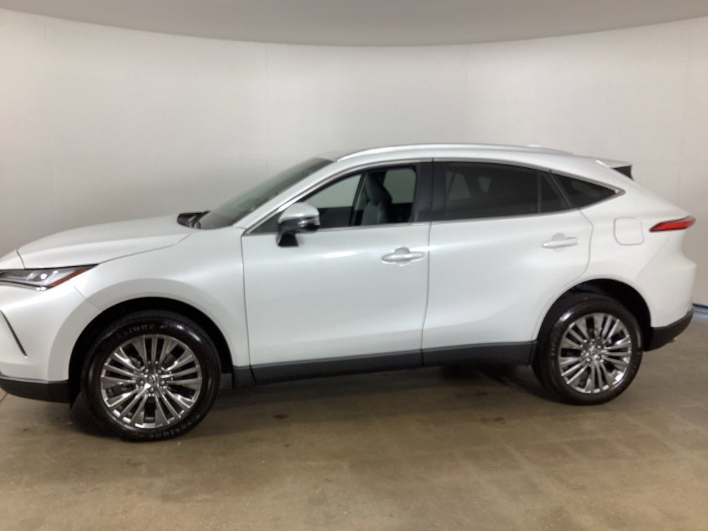 Used 2024 Toyota Venza Limited AWD/4WD image 10
