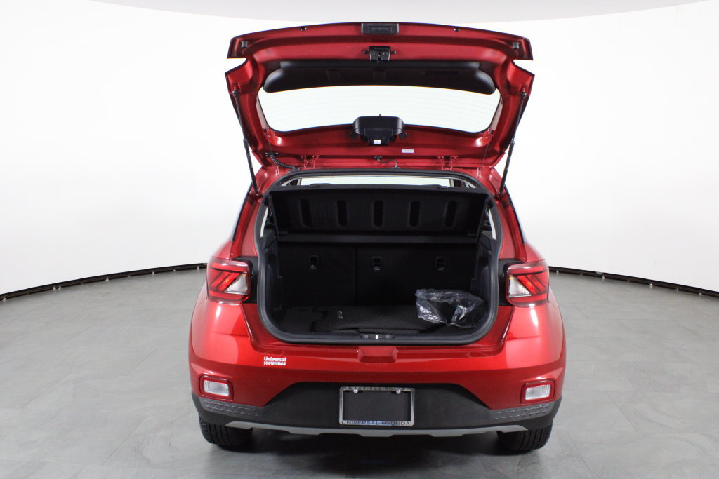 Certified 2026 Hyundai Venue SEL FWD image 17