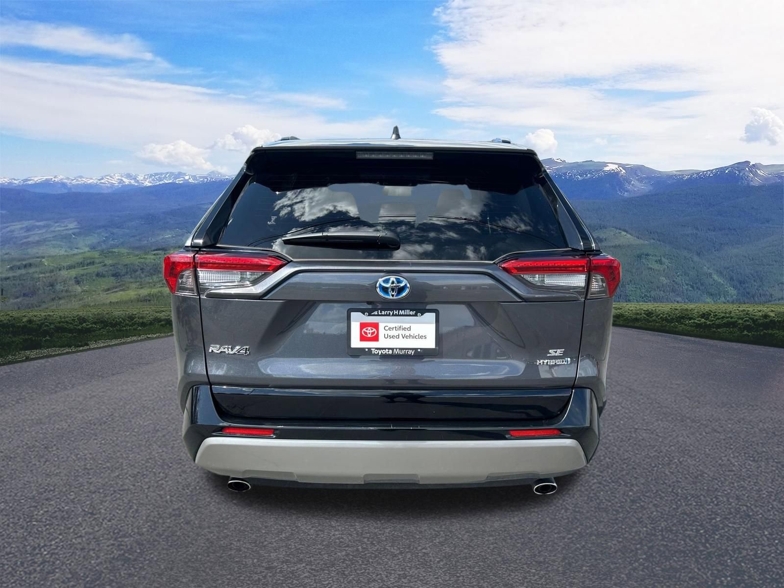 Used 2022 Toyota RAV4 SE w/ Convenience Package AWD/4WD image 4