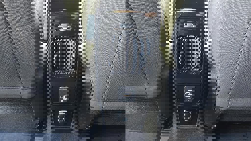 Used 2025 Jeep Compass Sport image 13