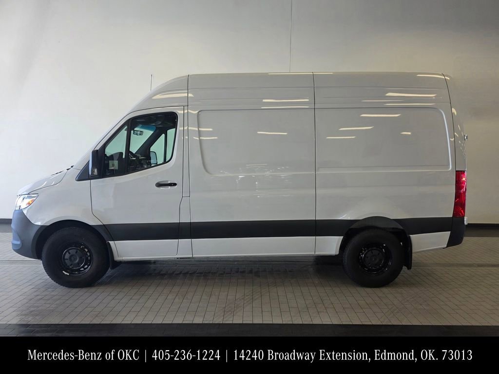 Used 2025 Mercedes-Benz Sprinter 2500 image 4