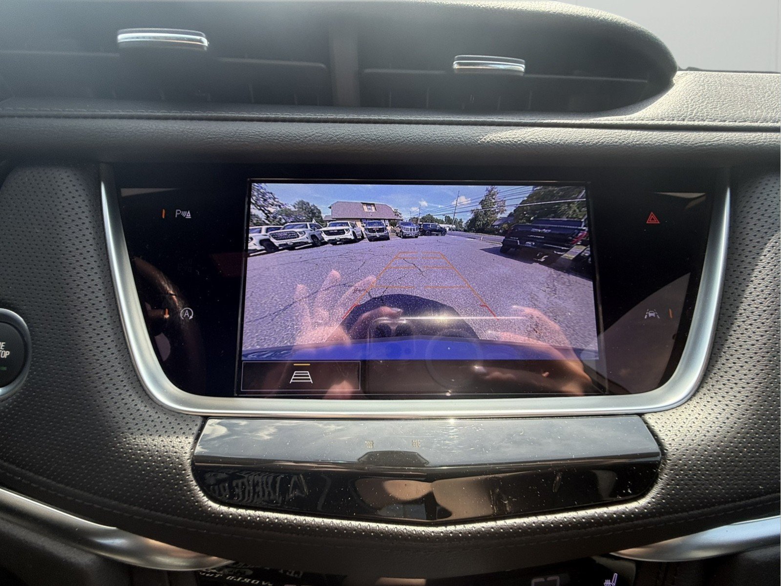 Used 2025 Cadillac XT6 Luxury w/ LPO, Floor Liner Package AWD/4WD image 19