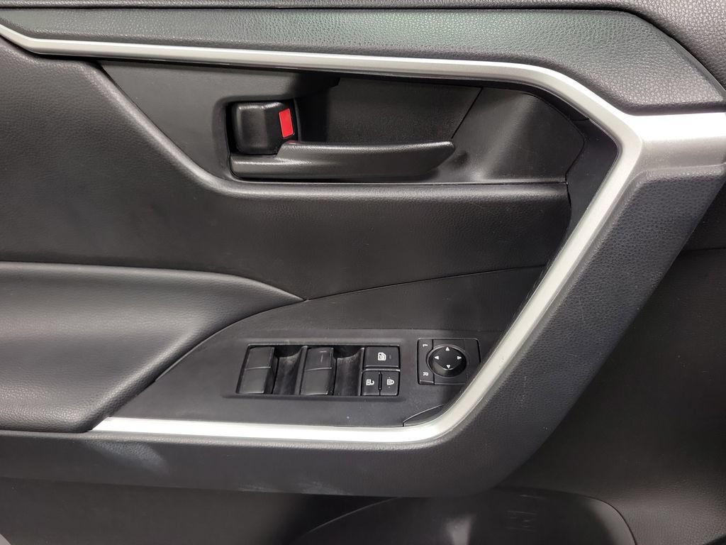Used 2023 Toyota RAV4 LE AWD/4WD image 26