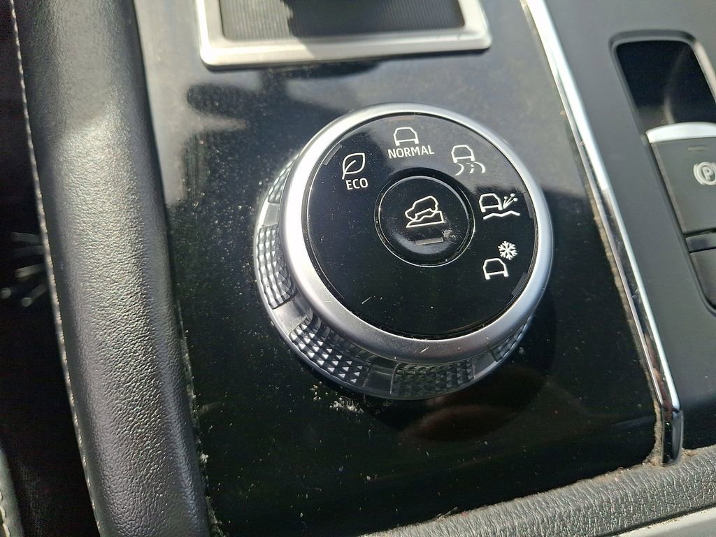 Used 2024 Mitsubishi Outlander SE Black Edition image 27